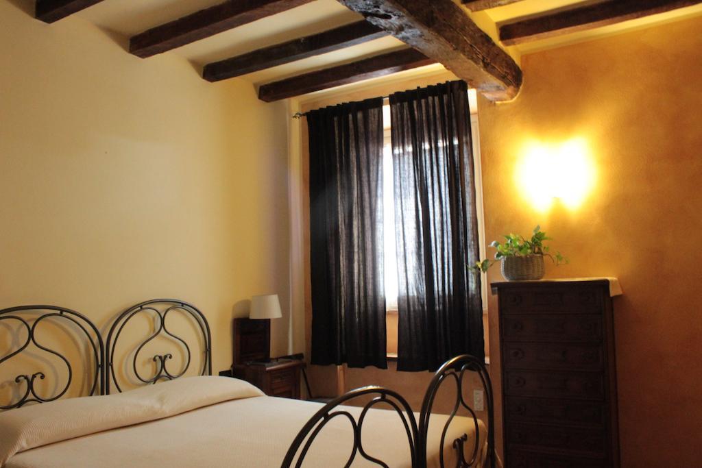 Agriturismo Arte Contadina Fiorenzuola dʼArda Pokoj fotografie